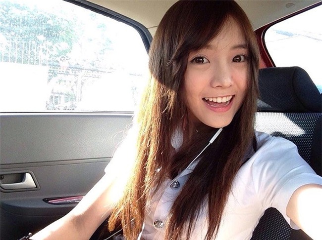 Hot girl Thai Lan so huu guong mat va giong hat thien than