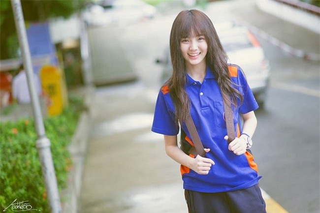 Hot girl Thai Lan so huu guong mat va giong hat thien than