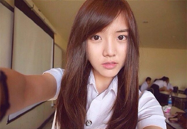 Hot girl Thai Lan so huu guong mat va giong hat thien than