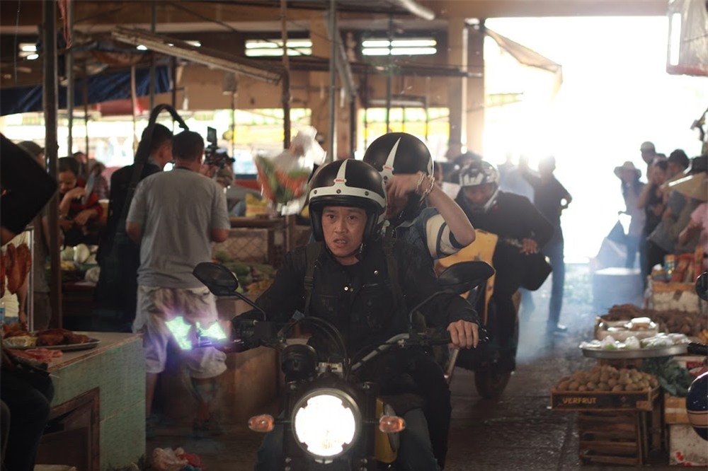 Hoài Linh, Tóc tiên, 'Già gân, mỹ nhân và găng tơ', phim, vietnamnet, Hoài Linh giả gái