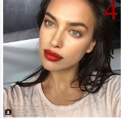 irina shayk mac ao tam khoet sau tao bao ben bo bien hinh anh 3