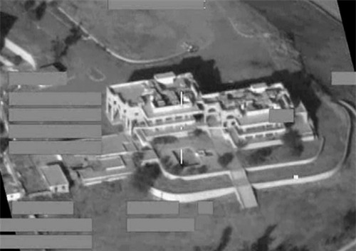Video: Không quân Anh ném bom diệt hầm phá hủy căn cứ IS tại Mosul - Ảnh 1