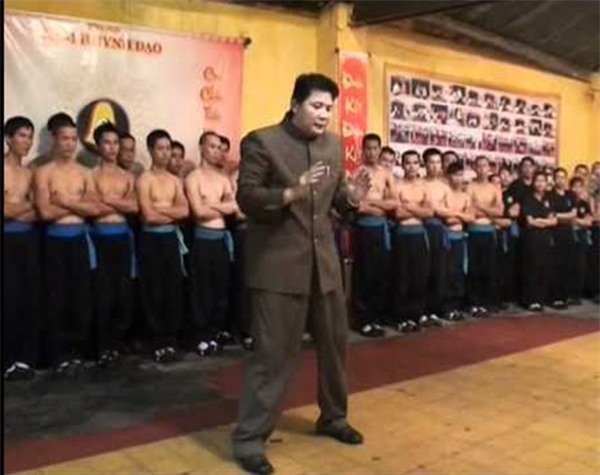Trung Quốc sửng sốt trước tuyệt kỹ công phu của võ sư Việt Nam