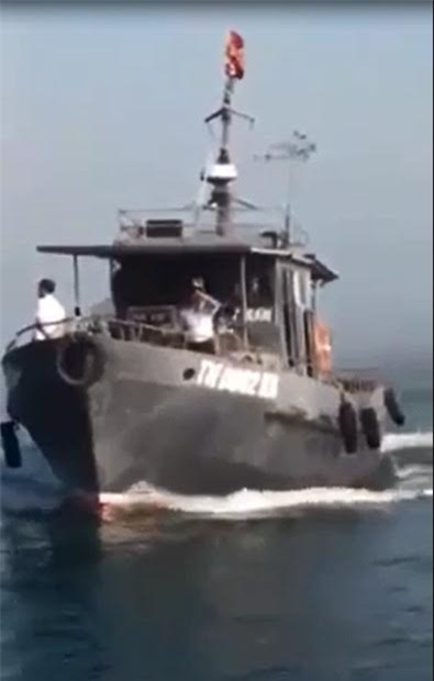 Tàu kiểm ngư Thanh Hóa đâm chìm tàu cá vi phạm