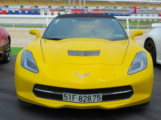 Nữ tay đua đốt lốp Chevrolet Corvette C7 Stingray mui trần tại trường đua 2.000 tỷ Đồng của Dũng lò vôi - Ảnh 6.