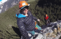 Co gai tao dang du tu the tren mom da chat hep cao 91 m hinh anh 1