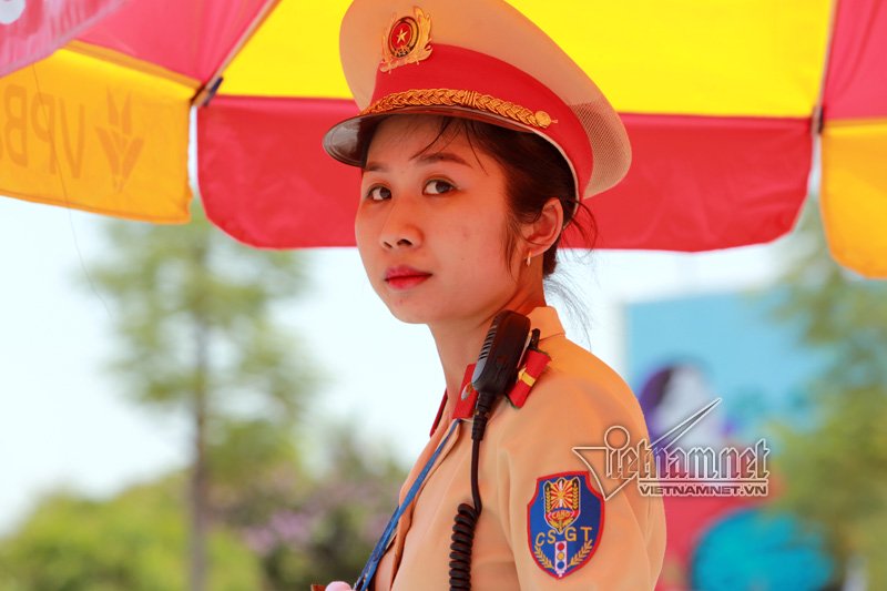 cảnh sát giao thông, CSGT, nữ cảnh sát giao thông, Đào Vịnh Thắng