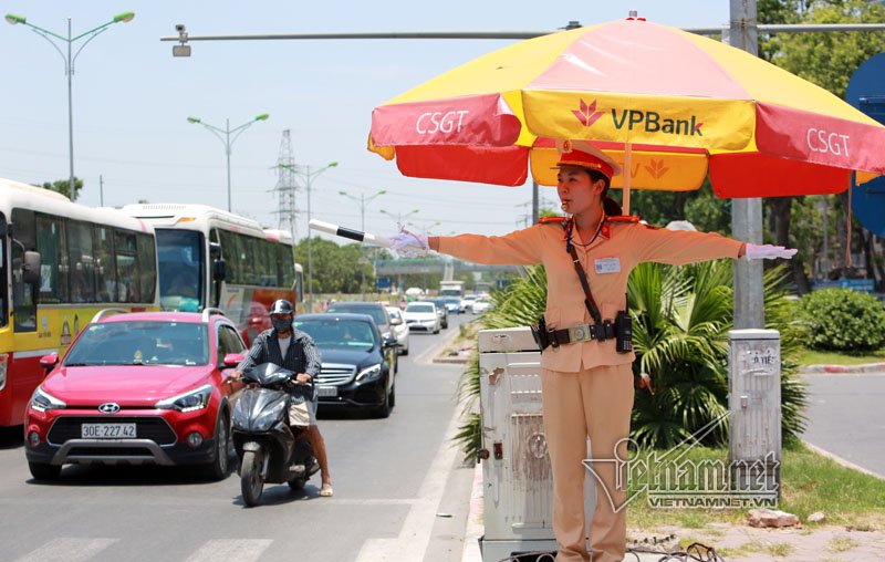 cảnh sát giao thông, CSGT, nữ cảnh sát giao thông, Đào Vịnh Thắng