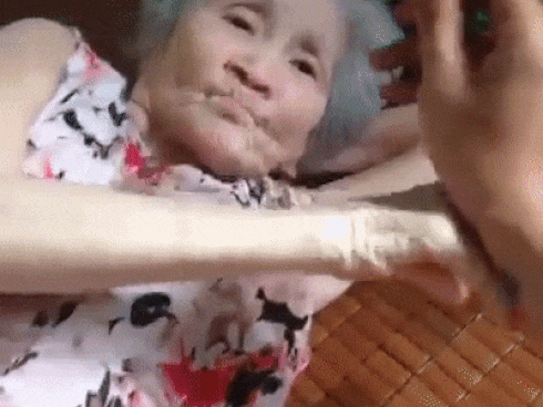 Bị cháu trai dọa bỏ tù, bà ngoại xì tin nhất Việt Nam hờn mát: 'Đi đi, muốn làm gì thì làm'-1