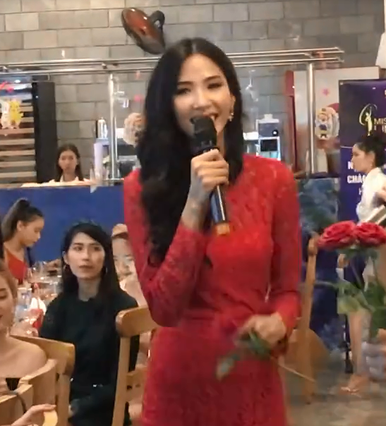 Hoàng Thùy bất ngờ khoe giọng hát đầy nội lực tại Hoa hậu Hoàn vũ Việt Nam 2017-2
