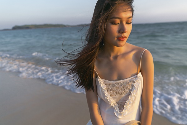 Á hậu Thùy Dung tung bản cover bằng tiếng Nhật quảng bá Việt Nam tại Hoa hậu Quốc Tế 2017-7