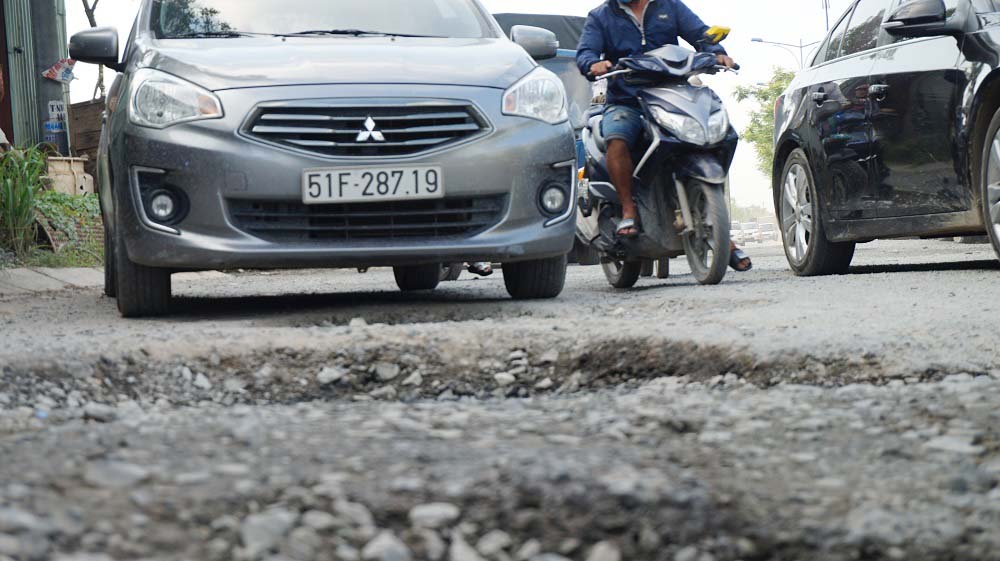 đường xuống cấp,đường Sài Gòn hư hỏng,đường hỏng vì không có xe chạy,Bùi Xuân Cường,giám đốc Sở GTVT TPHCM