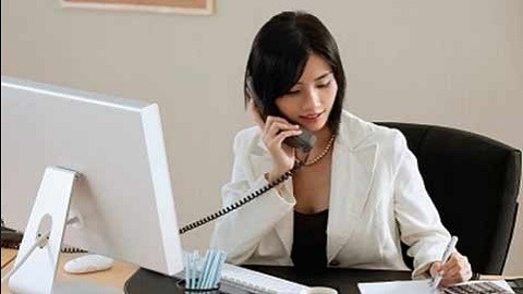 Kỳ lạ kiểu làm việc của nữ nhân viên văn phòng Nhật Bản