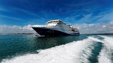 Trung Quốc điều tàu  hiện đại ra nhiều đảo ở Biển Đông