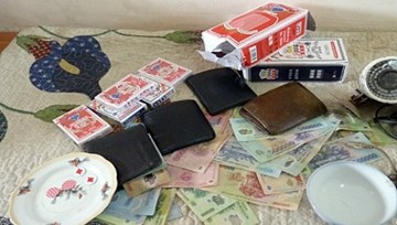 Con bạc đất Cảng lập sới bạc khủng tại nghĩa trang