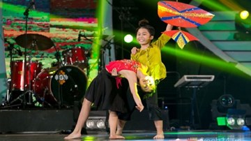 Giám khảo Thành Lộc ''đứng ngồi không yên'' vì màn múa của thí sinh nhí