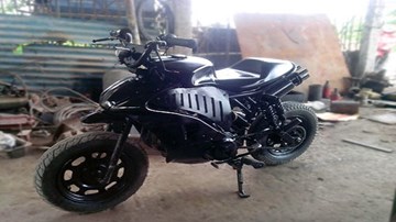 Học sinh lớp 12 chế tác ‘quái xế’ đường trường