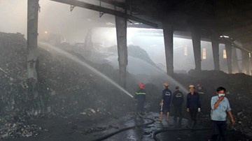 Cháy lớn thiêu rụi 1000 m2 nhà xưởng công ty Môi trường Đồng Xanh