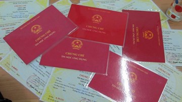 Thanh Hóa: 20 cán bộ y tế dùng bằng giả