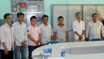 Giật mình trước đường dây bằng gì cũng có