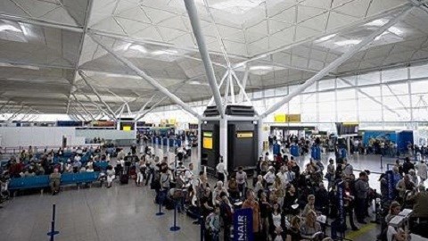 Anh: Bắt giữ nghi can khủng bố tại sân bay Stansted
