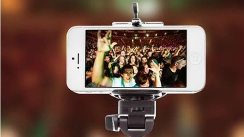 Cấm dùng gậy tự sướng khi đi xem ca nhạc