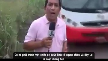 Hung thần xe buýt suýt 'nuốt chửng' phóng viên bên đường