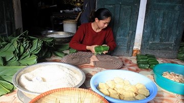 Làm bánh chưng Tết: Ngon, đẹp và… tốc độ!