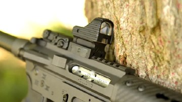 Khám phá sức mạnh súng siêu nhẹ AR-15