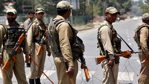 Đánh bom liều chết tại Ấn Độ, 19 người thương vong