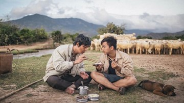 MV về tình cha con của Hoài Lâm khiến fan khóc như mưa