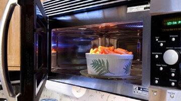 1001 mẹo vặt với lò vi sóng hữu dụng đến bất ngờ