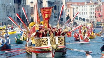 Khám phá lễ hội đua thuyền quý tộc ở Venice