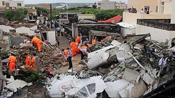 Chủ tịch hội đồng quản trị hãng hàng không TransAsia xin lỗi về vụ máy bay rơi