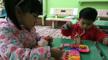 Con tặng mẹ mùa xuân trên mâm ngũ quả