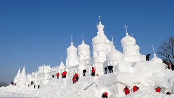 Tưng bừng khai mạc cuộc thi điêu khắc tuyết tại Mỹ