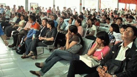 Đến ga chậm, hành khách vẫn được bố trí lên tàu kế tiếp