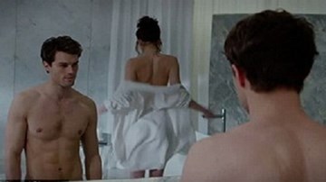 Khán giả thất vọng vì “50 sắc thái” bị cắt cúp vô lý