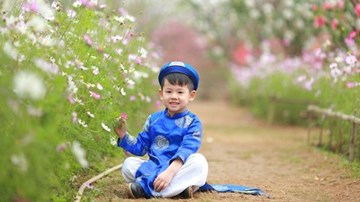 Sửng sốt với bé 5 tuổi hát nhép như thật bài 