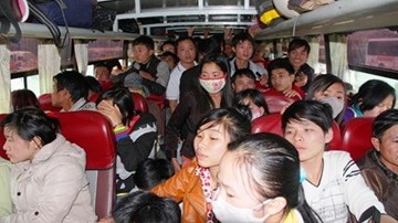 120 người nhồi nhét trên xe khách