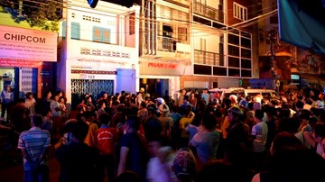 Nghi án cụ ông 81 tuổi 'tự thiêu' trước lan can nhà