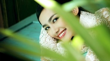 Trúc Diễm rạng rỡ khởi sắc ngay đầu năm 2015