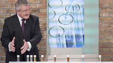 Cách đoán bệnh từ màu nước tiểu