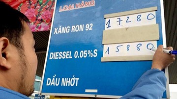 Giá xăng tăng hơn 1.600 đồng từ 15h chiều nay