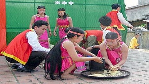 Tộc người kỳ bí và món cơm Pồi