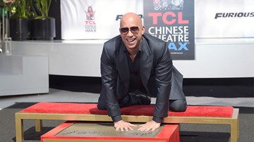Nam chính 'Fast & Furious' xúc động khi được ghi lại dấu tay