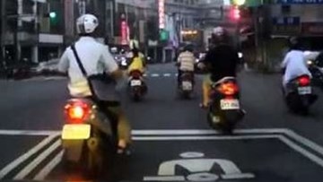 Nghi vấn cặp đôi dàn cảnh đụng xe, cướp trắng trợn ở Sài Gòn