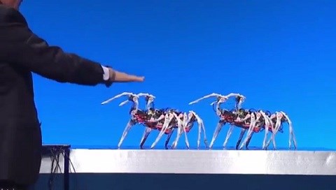 Intel tiết lộ vòng tay thông minh điều khiển được robot