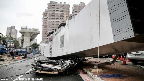 Đài Loan: Sập dầm thép đường sắt trên cao, 4 người thiệt mạng