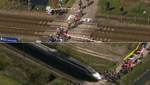 Vì thành tích, liều chết băng qua đường ray